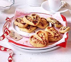 Shortcrust-pastry heart-shaped biscuits